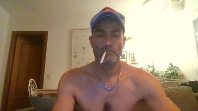 hotreds webcam model stream image