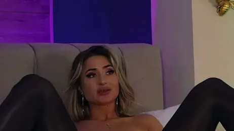 LoraDevine webcam stripchat model stream image