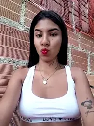 chaparritahot99 webcam model stream image