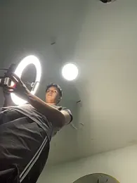 Leo_Savage_ webcam model stream image