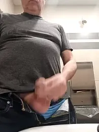 massive_cum webcam model stream image