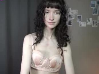 indiramcclamroch webcam model stream image