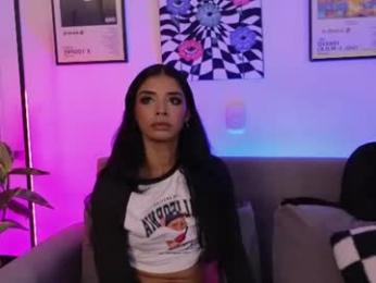 violettgrey_ webcam model stream image
