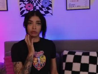 violettgrey_ webcam model stream image