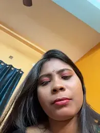RedQQueen webcam model stream image