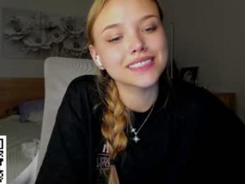 flooora_0 webcam model stream image