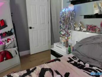 wildwifebarbie webcam chaturbate model stream image