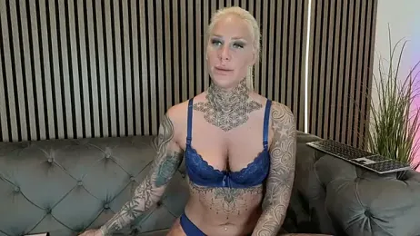 Lara-CumKitten webcam model stream image