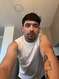 TroyeSavage webcam stripchat model stream image