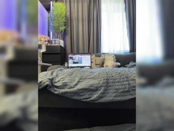 cool-party webcam bongacams model stream image
