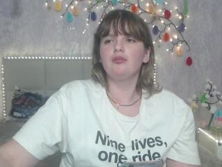 Stacey L webcam model stream image