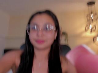 Lucia Brown webcam model stream image