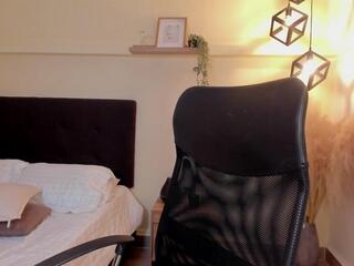 Lucia Brown webcam model stream image