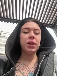 AlishaOfThorns webcam model stream image