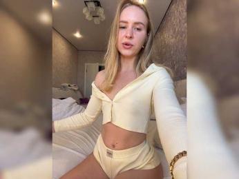 SweetyUAngel webcam model stream image