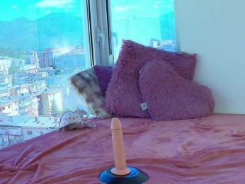 CrystalDomme webcam bongacams model stream image
