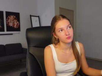 agelina_summer webcam model stream image