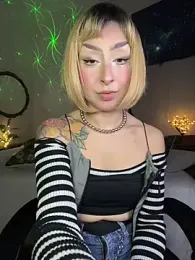 Cinamoonn webcam model stream image