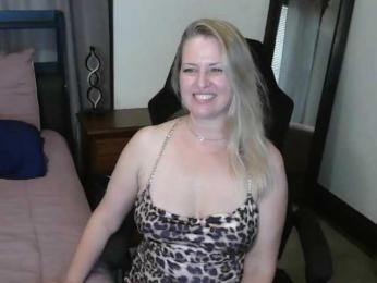 Holliekate webcam model stream image