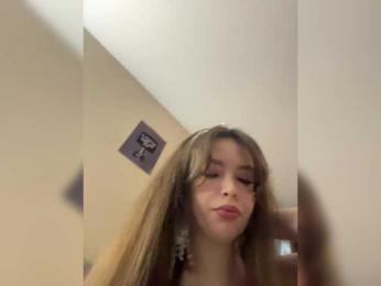 YourLadyyy webcam bongacams model stream image
