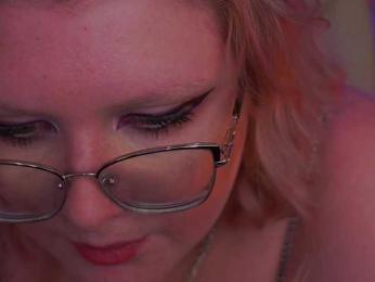 KiraKolobok webcam bongacams model stream image