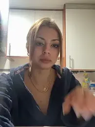 Noeliagglow webcam model stream image