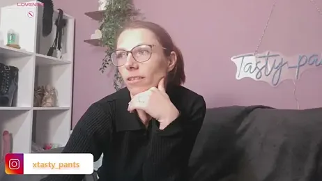 Tasty_pants webcam model stream image