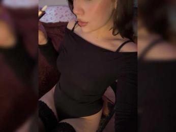 Babyblonde webcam model stream image