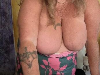 lady-vamp webcam model stream image