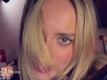 yvie_ webcam model stream image