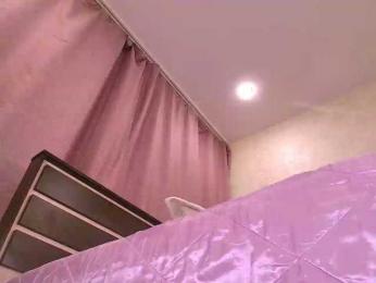 Juliannae webcam model stream image