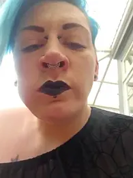 PinkTheHawk webcam model stream image