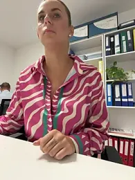 Hii_Lolla webcam model stream image