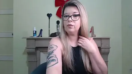 kamilalova webcam stripchat model stream image