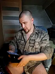 Foxyshaved webcam model stream image