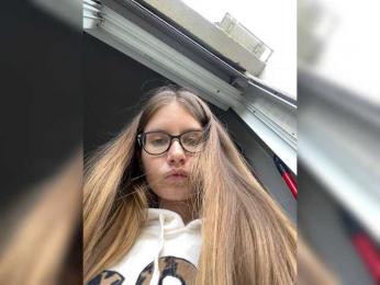 Luxxxu webcam bongacams model stream image