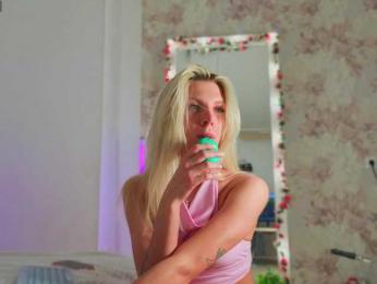 NicoleHampton webcam bongacams model stream image