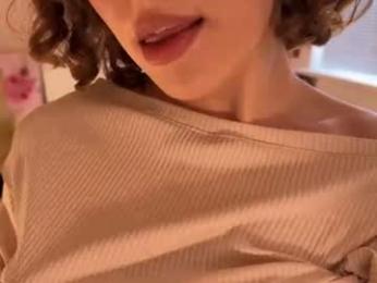 uwunikaa webcam model stream image