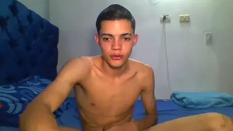 Latinos_2001 webcam model stream image
