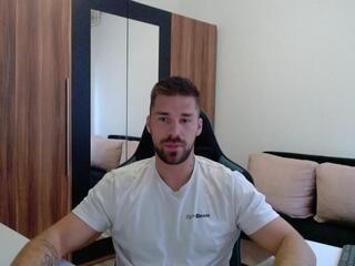 Darius Giles webcam model stream image