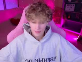 curly_twinkboy webcam model stream image