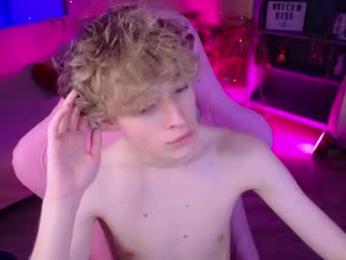 curly_twinkboy webcam model stream image