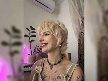 -raven webcam bongacams model stream image