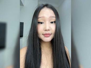 Yumikaa webcam model stream image