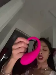 RinaErota webcam model stream image