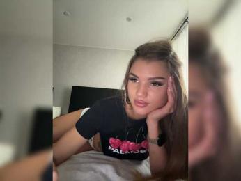 SweetyMia webcam model stream image