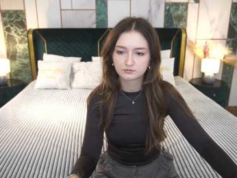 CyrenaLuxe webcam model stream image