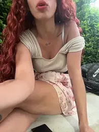 roxyrougee webcam model stream image