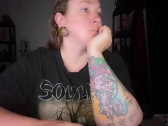 NylonQueen webcam model stream image