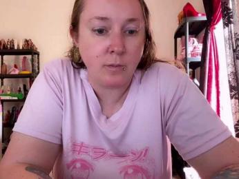 NylonQueen webcam model stream image